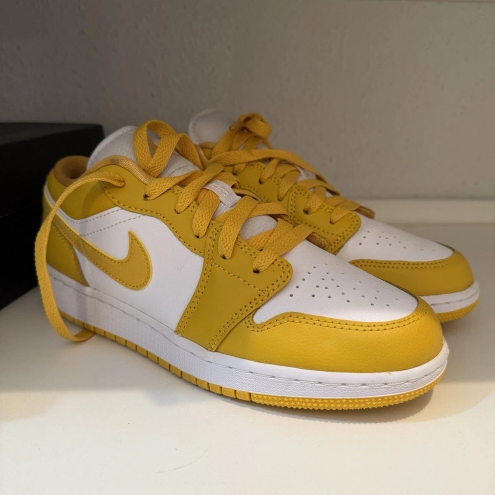 Jordan Kids Yellow and White Sneakers